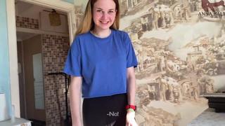 Tualetdagi jinsiy aloqa mobil telefonda suratga olingan