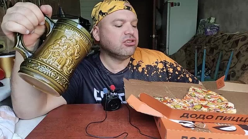 [евгений ковалев] мукбанг три додо пиццы/обжор пицца
