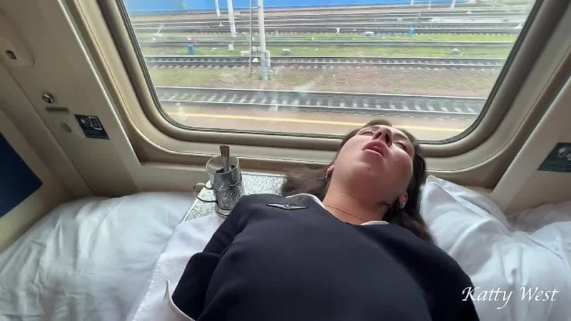 Katty west проводница