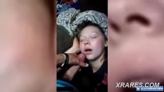 He comes in her mouth while sleeping