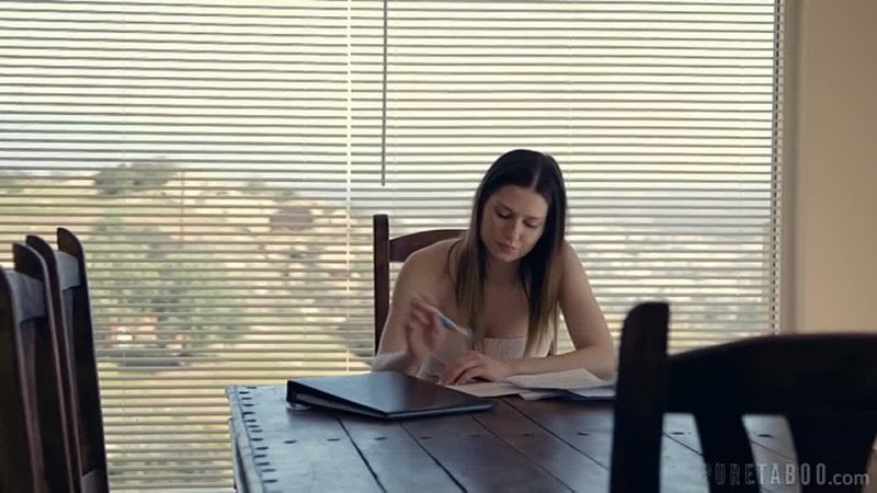 Инцест предложил помощь (русская озвучка)