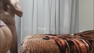 Kocasının Arkadaşına Kendini Siktiriyor ( Amatör Türk Porn )