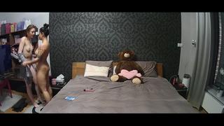 Подруга в гостях у моей жены ! [куколд , Periscope , рогоносец , скрытая камера , перископ , жена , лесбиянки , измена]