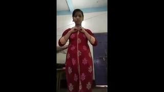 Bangladeshi Gal Demonstrating Her Virgin Pink Hole On Selfie Web Cam Mp4