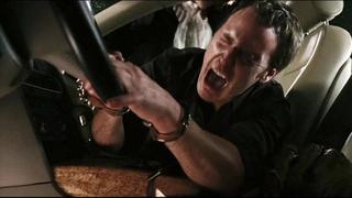 Девушка молодые мужика в жопу большим дилдо (ебет парня в анал , порвала очко большим дилдо , трахает в анал мужчину)