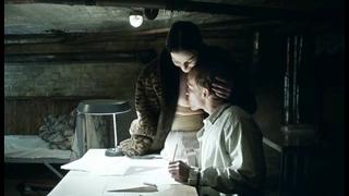 Одержимая демоном мать, кормит грудью взрослого сына (инцест, дала пососать сиську, сын сосет грудь, мама соблазняет сына)