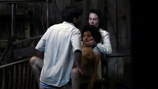 Сын увидел как папа с мамой молодые его сестру (инцест , муж с женой ебут дочку , кончил внутрь , секс дочь)