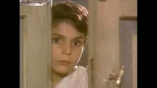 Мама сняла трусы и показала сыну свою письку (инцест с сыном, мамка без трусов, пизда матери, увидел писю мамаши)