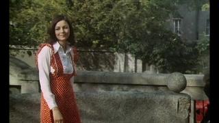 Father fucked her daughter -in -law while the son is not at home 