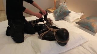 [fxx] 小m又被我玩尿裤子了，电击鞭打脸打胸是种什么样的体验？内外震动，固定tk藤条sp，昏迷失禁