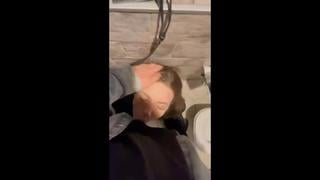 Forced To Suck The Dick On The Camera On The Brush, The Skin Swallows Sperm Cumshot On Fucking 