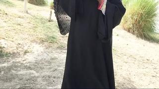 Darya jungle ma khadi muslim hijab college girl ko road se pakad k chodaa hard sex pussy and anal sex with indian clear audio