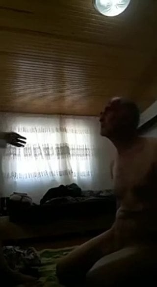 Oğlu evden gidince kayınbabası gelinini sikiyor ( türk ensest porno videoları izle ) video mp4