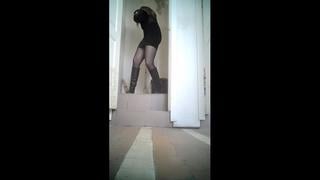 Подглядывание в женском туалете часть Six [скрытая камера , девушки и женщины писают , золотой дождь , Hidden Webcam Pissing Toilet]