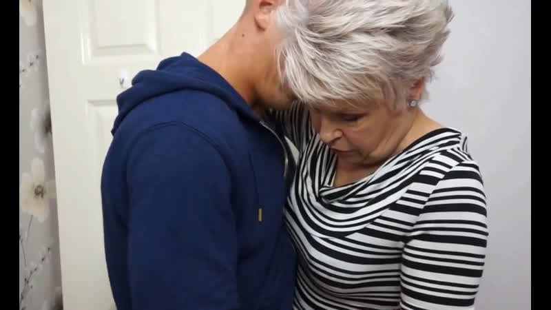 Порно ей 65 у парня встал на старуху,и она дала porn sex gilf granny lady sextasy