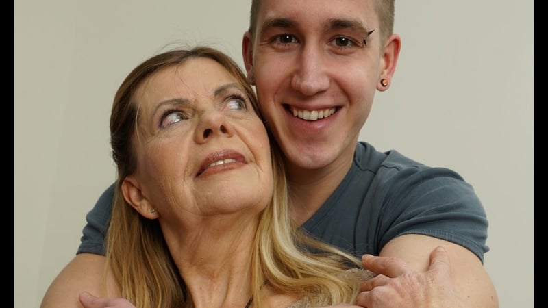 Порно ей 63 бабушка вынужденный сексуальный партёр porn sex gilf granny samantha constance