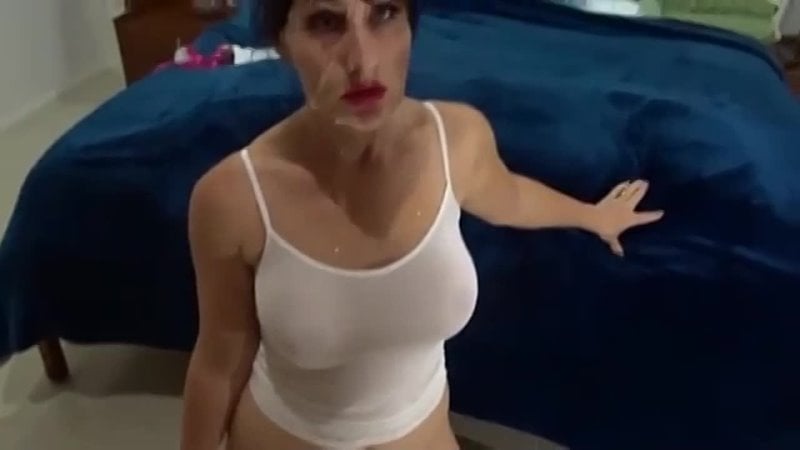 Сын шантажом молодые мать