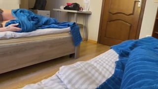 В дешевом отеле назло мужу [порно, секс, трахает, русское, инцест, сестра, домашнее]