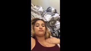 Юная школьница в стрингах кончила за лайки в перископ порно секс фулл periscope чат рулетка мастурбирует вирт
