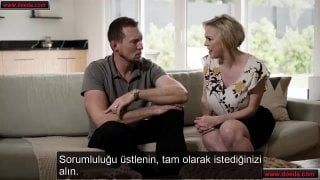 Babasının ortağıyla üvey annesini sikişirken yakalayınca bu terbiyesizliğe alet oldu astalavista