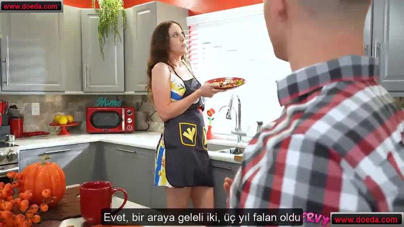 Babasının yeni evlendiği kadının doyumsuz oluşu kendisini de yoldan çıkardı astalavista