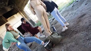 💚 licking girls feet / foot, fetish, feet, госпожа, ножки, slave, outside, trample, goddess, русская, femdom, унижения, раб