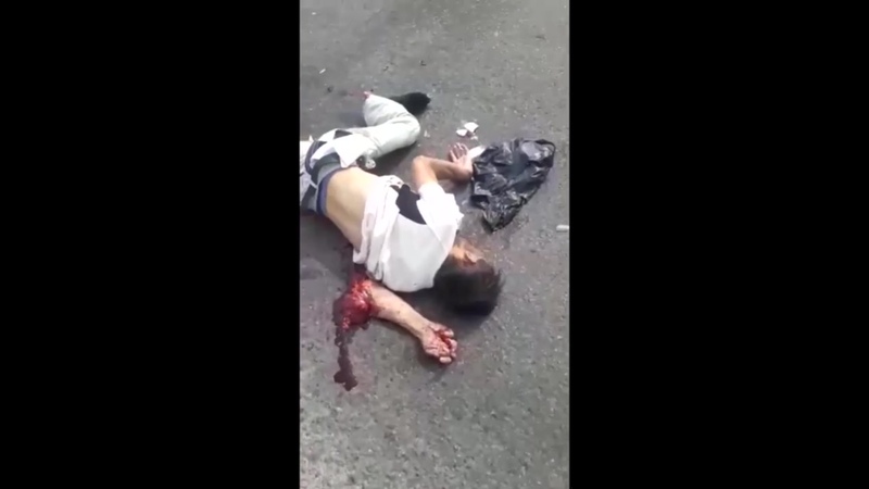 Казахстанская жесть на дороге водила многотонного камаза молодые бедолагу пешехода