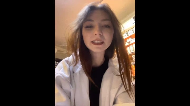 Продавщица табачки