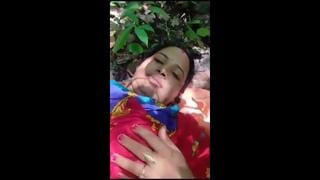 Desi bhabhi outdoor sex mms leaked with lover mp4