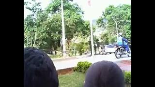 Latinska molodaya krasotka masturbiruet na ulice po vebke latina teen street flash mp4