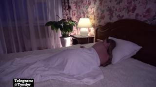 Отец только уехал, а сын уже в его спальне мачеху уламывает порно porno минет секс