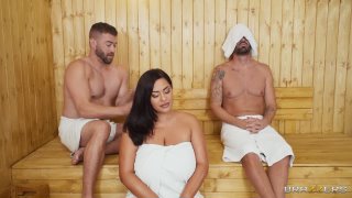 Mashinada jinsiy aloqada bolgan qiz video