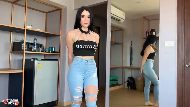 Помогаю выбрать джинсы sweetie fox stepsister asked for help choosing jeans and gave herself to fuck ep 1 (pov, throatpie)