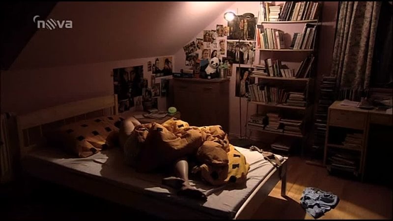 Отец в тайне от жены молодые дочку чешская криминальная драма