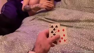 Проиграла свое очко в карты (порно sex трах fuck домашнее porno любительское teen home porn xxx young домашка)