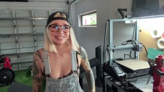 Babyfooji peachtot tomboy gf shows you her garage and ends up having a twitchy