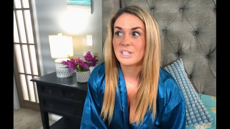 Порно ей 32 молодой парень случайно увидел симпатичную ереспеху porn sex abby rose