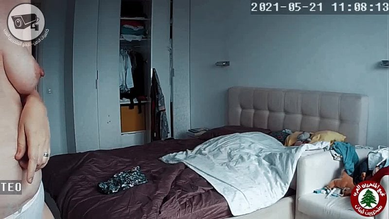 تسريب ديوث لأخته من غرفة نومها عبر كامرا سرية 😋