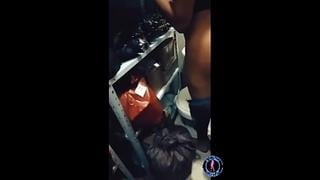 ممحونة تنيك ابن عمها في مخزن البيت 🥵