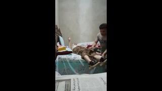 يحاول يقنع بنت خالته تخليه ينيكها