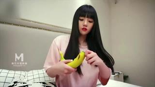 "more👇" mmz 006 兄妹蕉谈2 以瓜代蕉练习做爱 21岁青春女神