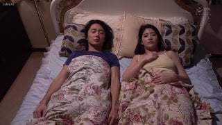 Meyd 575 เป็นเวลา 5 นาทีในขณะที่สามีของฉันกำลังสูบบุหรี่