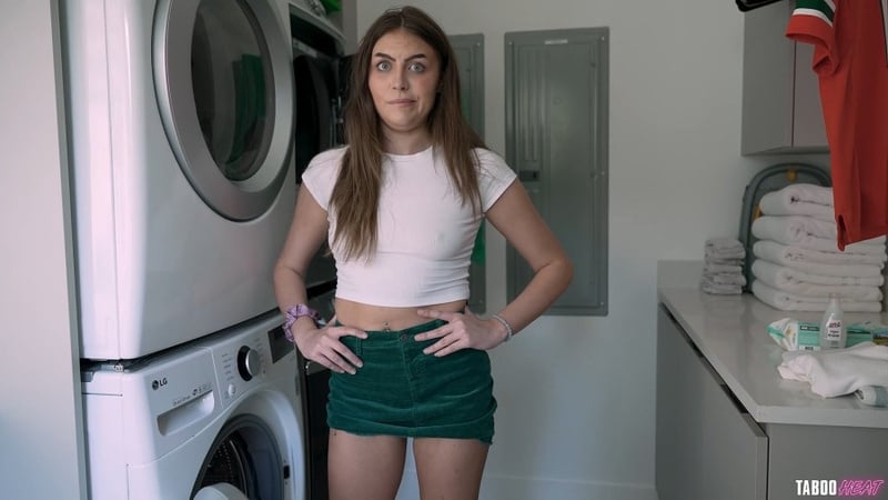 Amiee cambridge, selina bentz, luke longly selina bentz step daughter has anal problems vol 2