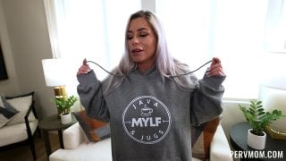 Perv mom austin pierce bambi blitz busty milf sucks her stepson's dick for a job referral / 03 03 2025