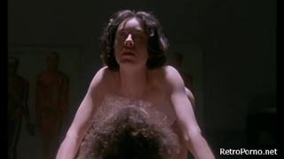 Секс с трупом в морге сцена из фильма