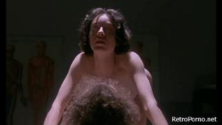 Секс с трупом в морге сцена из фильма