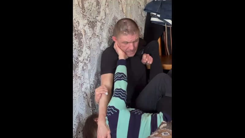 Жалаңаш телебағдарлама жүргізушілері