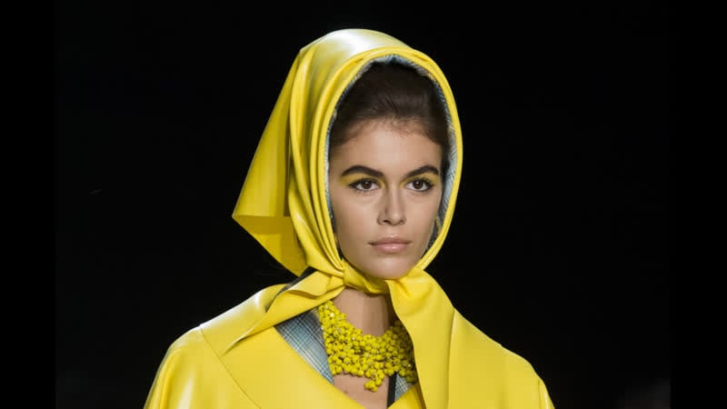 Live показы luisa beccaria, antonio marras, byblos, marc jacobs и thom browne