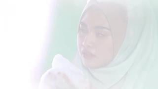 Malaysia shampoo advert with hijab on