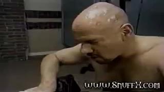 Засунул лысую голову во влагалище сучки 5porno pro mp4